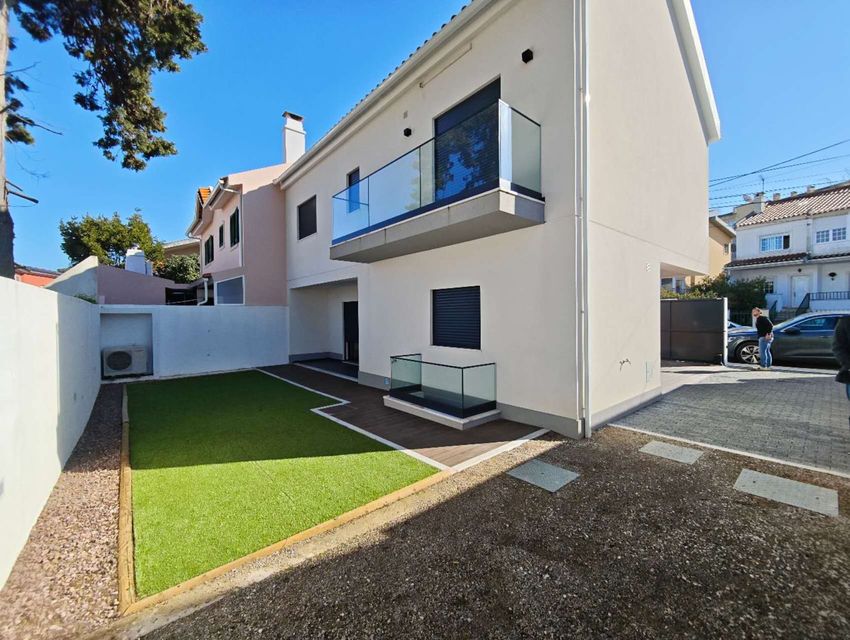 出租小楼房或独栋别墅在Praceta Santa Rita de Cássia