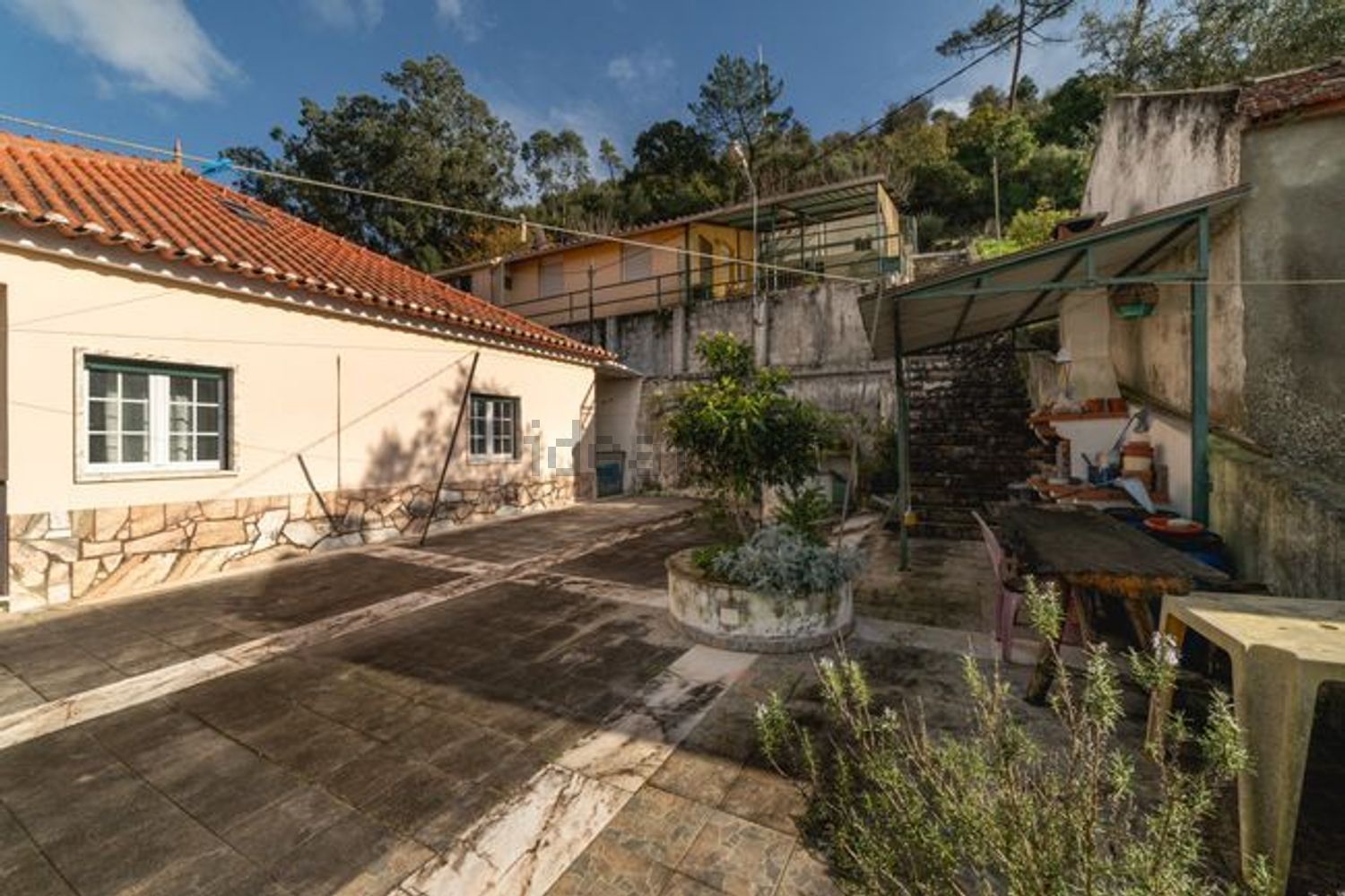 小楼房或独栋别墅出售在Travessa Linhas de Torres - 外立面