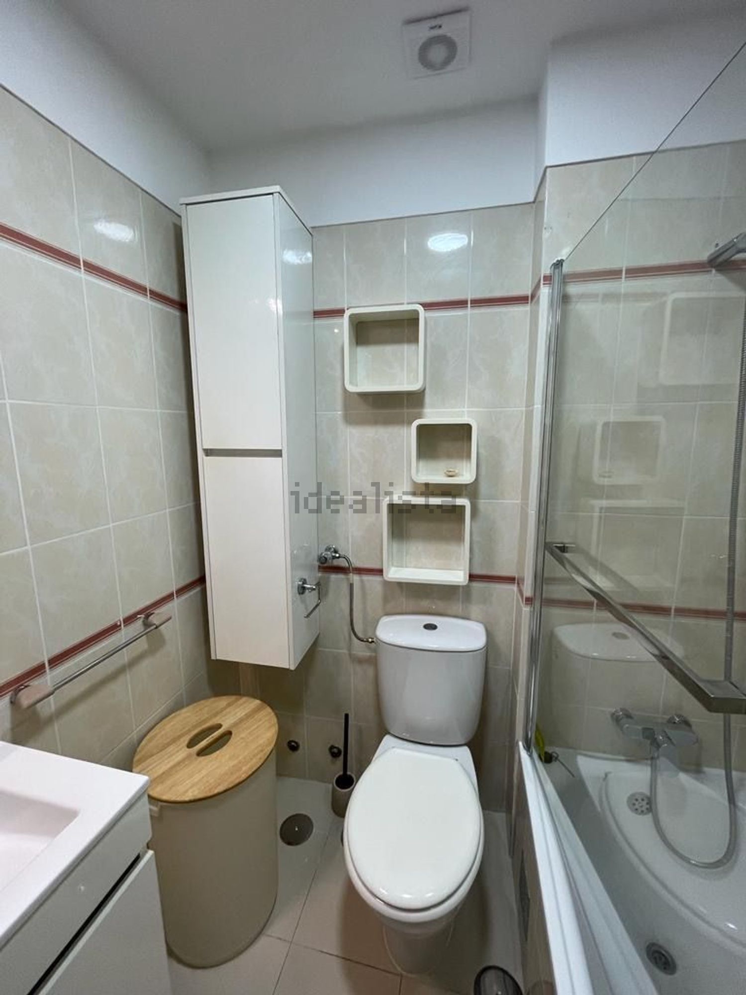 出租公寓 t1在Rua Alice Oeiras, 9 - 卫生间