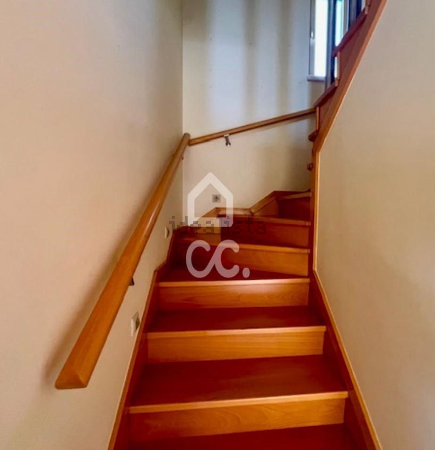 小楼房或独栋别墅出售在Milharado - 楼梯