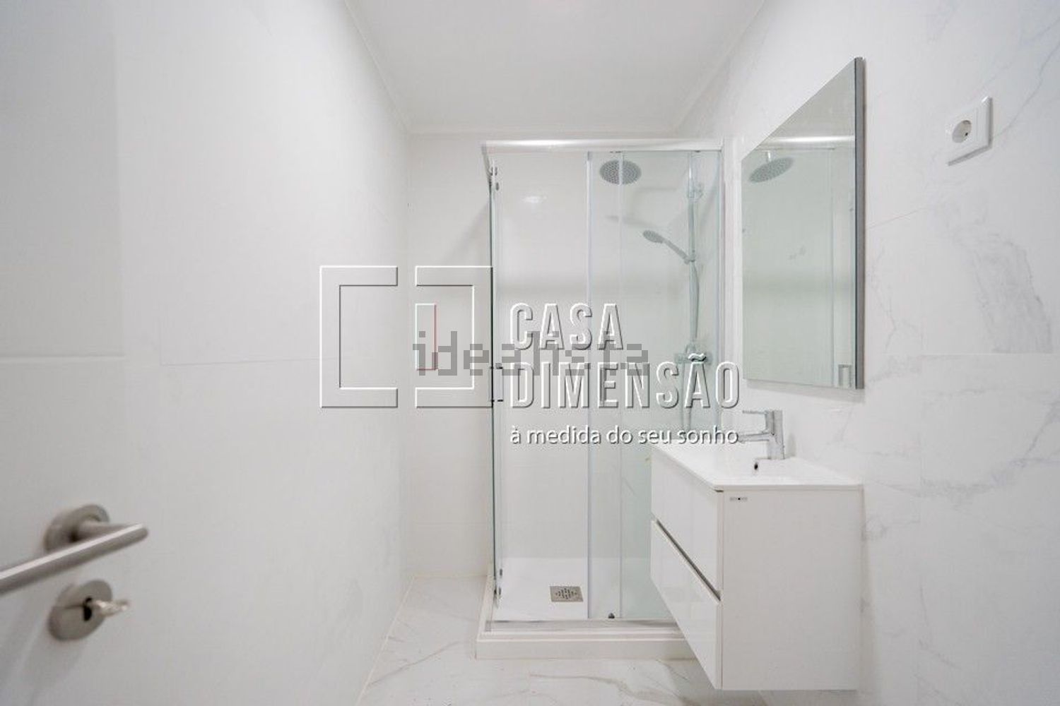 公寓 t2出售在Falagueira-Venda Nova - 卫生间