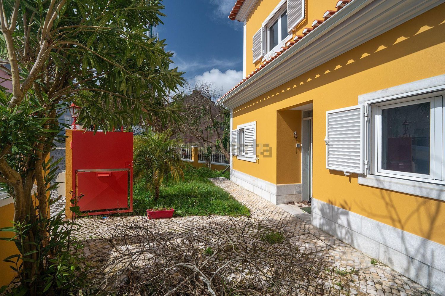 小楼房或独栋别墅出售在Rua Engenheiro José Caetano Salema Garção, 29 - 外立面