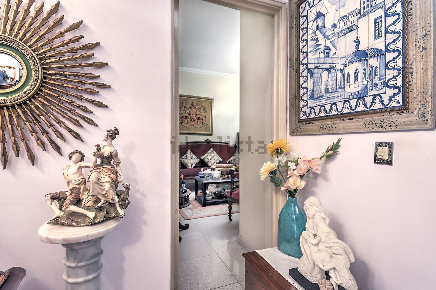 公寓 t4出售在Rua 27 de Junho, 6 - 前厅