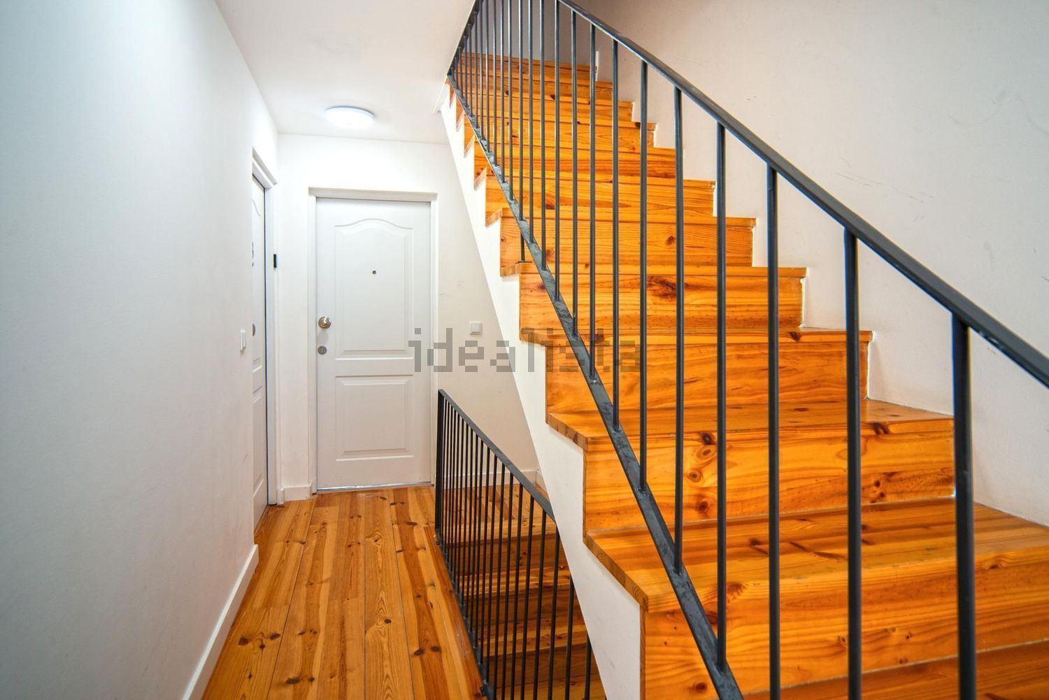 出租公寓 t2在Rua do Meio à Lapa, 61 - 楼梯