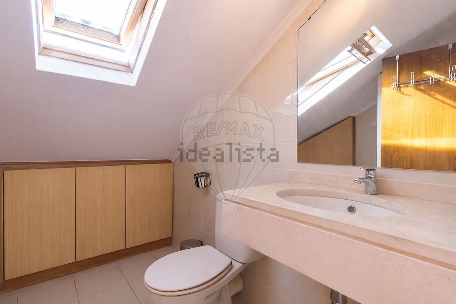 小楼房或独栋别墅出售在Rua António Sérgio - 卫生间