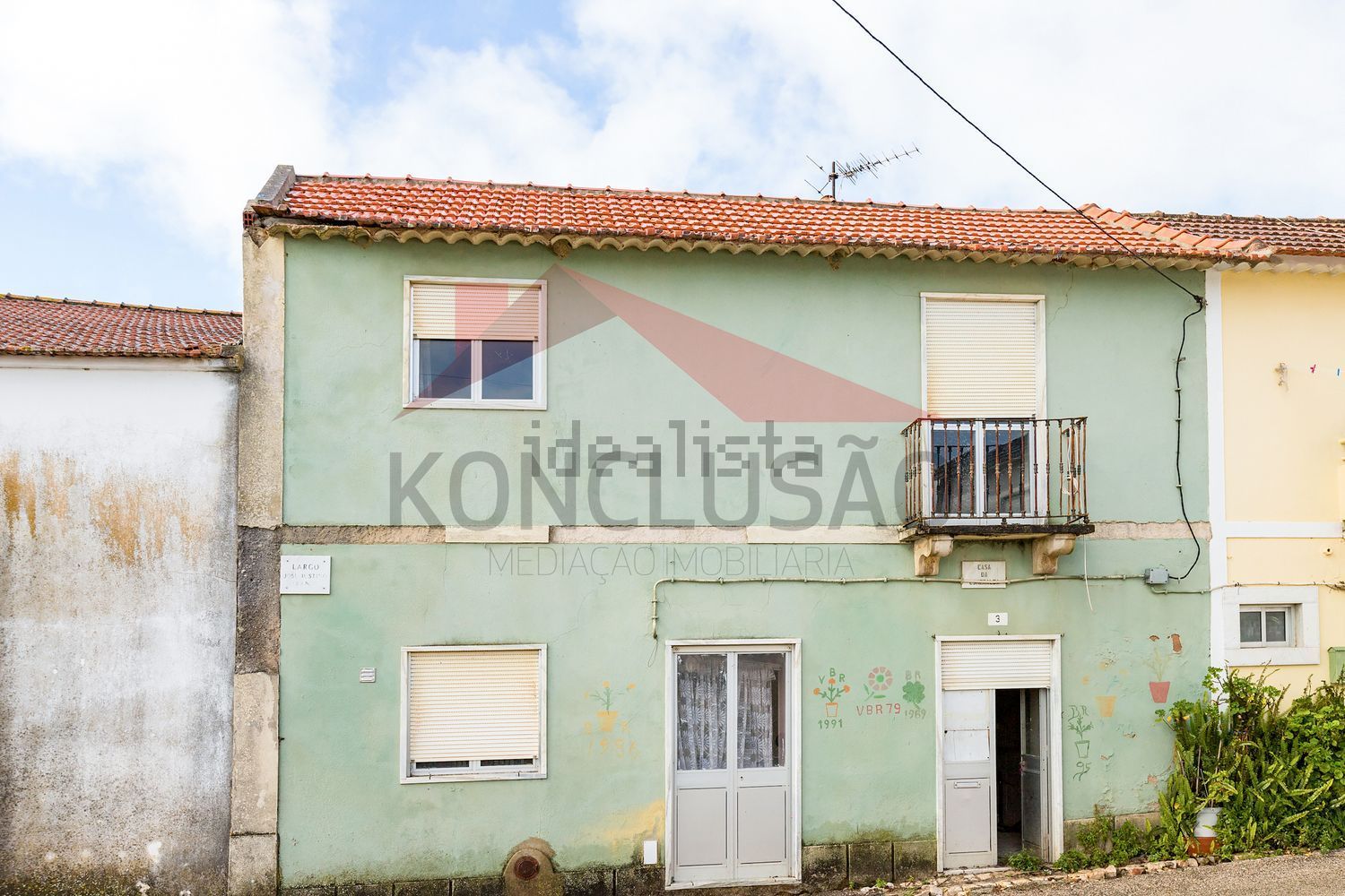 双拼别墅出售在Largo José Justino Franco, 3 - 外立面