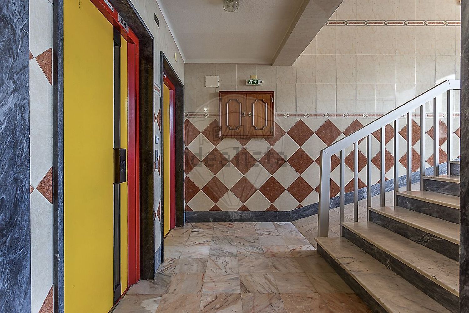 出租公寓 t2在Praça Arquimedes Silva Santos - 过道