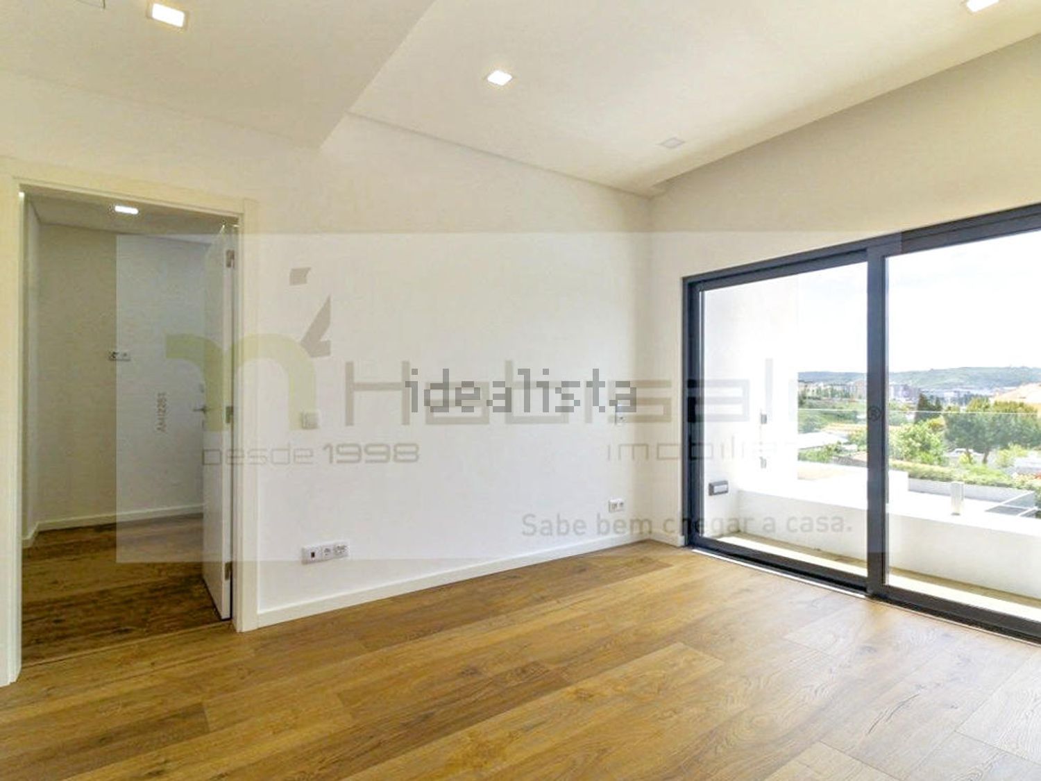 小楼房或独栋别墅出售在Rua Marechal Craveiro Lopes, 43 - 居住