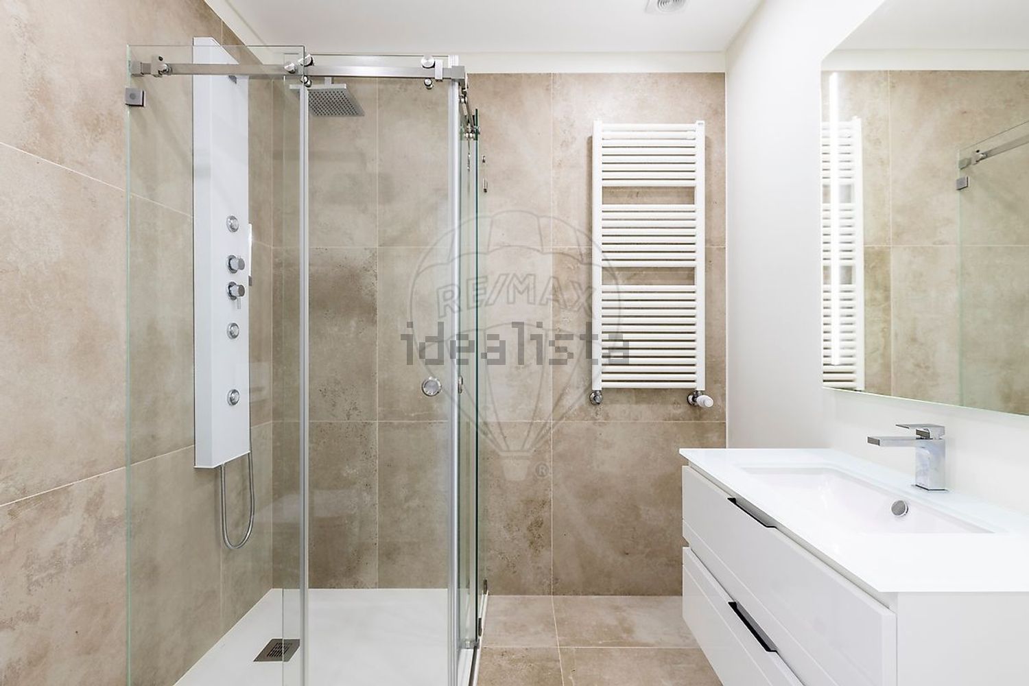 公寓 t3出售在Rua José do Pisão - 卫生间