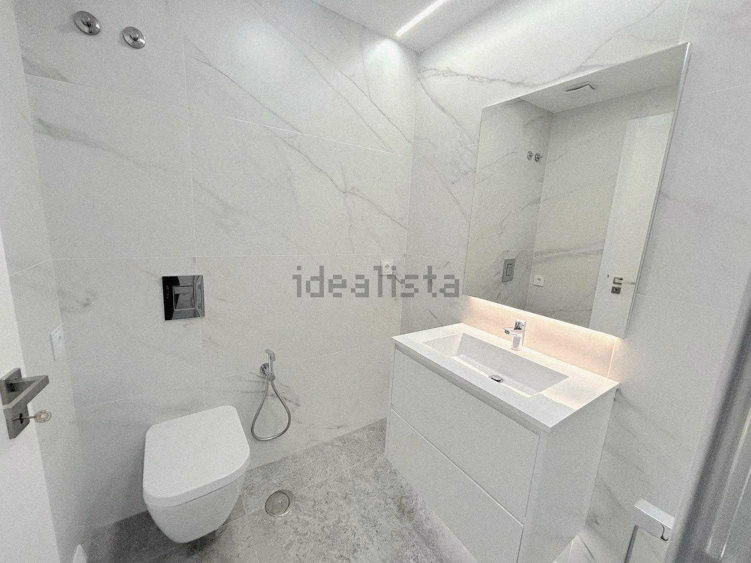 公寓 t3出售在Rua Indiveri Colucci - 卫生间