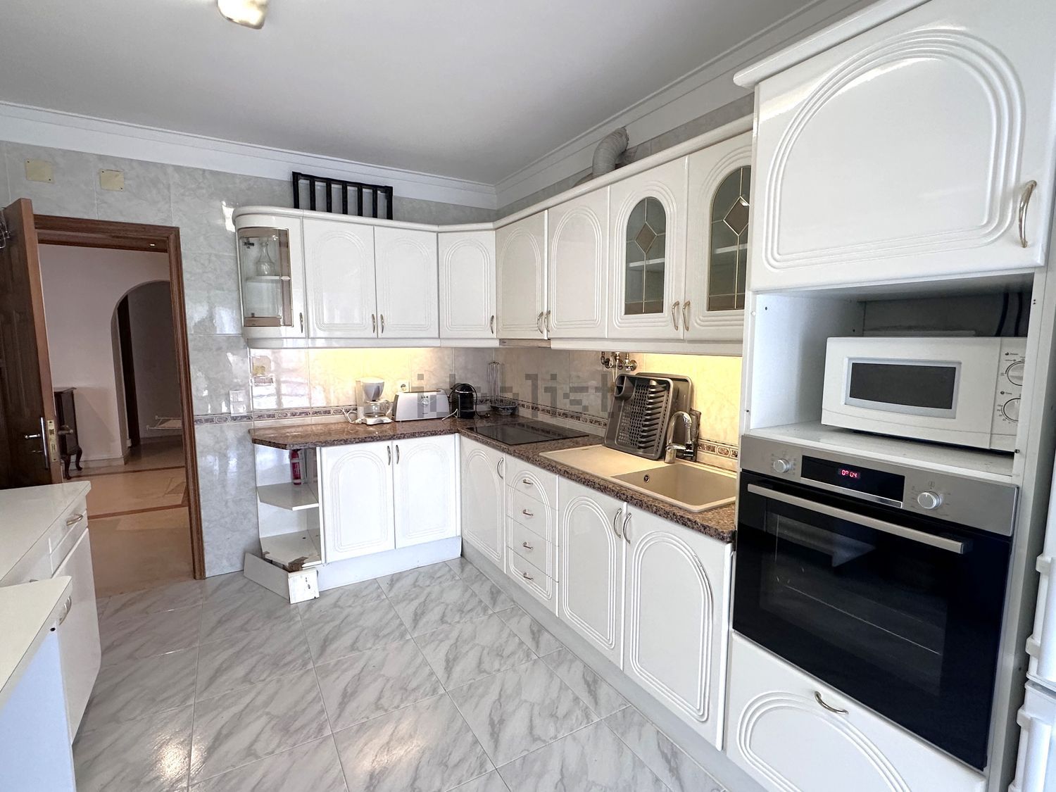 出租公寓 t4在Rua Ventura Abrantes, 7 - 厨房