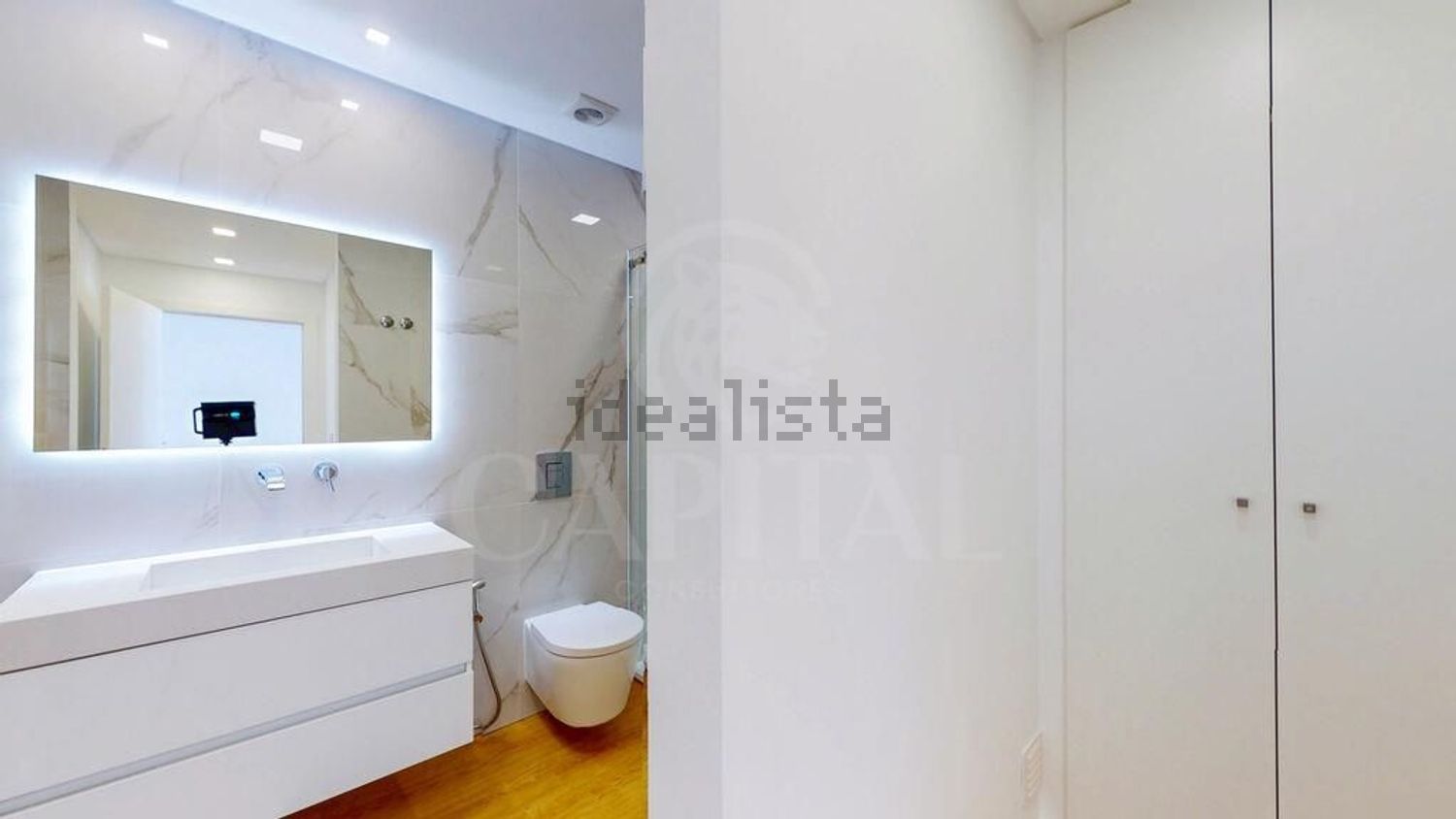 小楼房或独栋别墅出售在Rua da Calheta - 卫生间