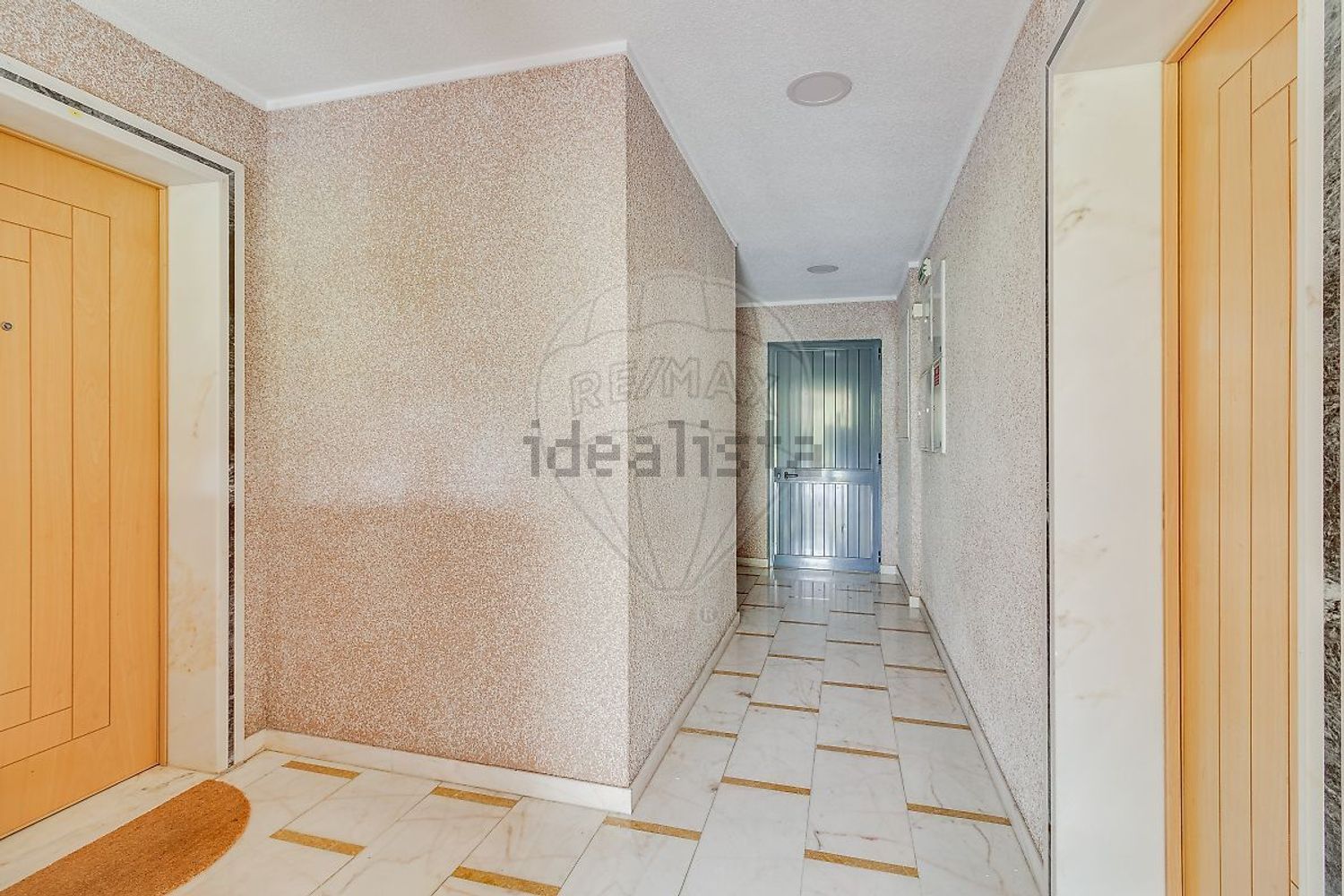 公寓 t2出售在Rua e C8 - 过道