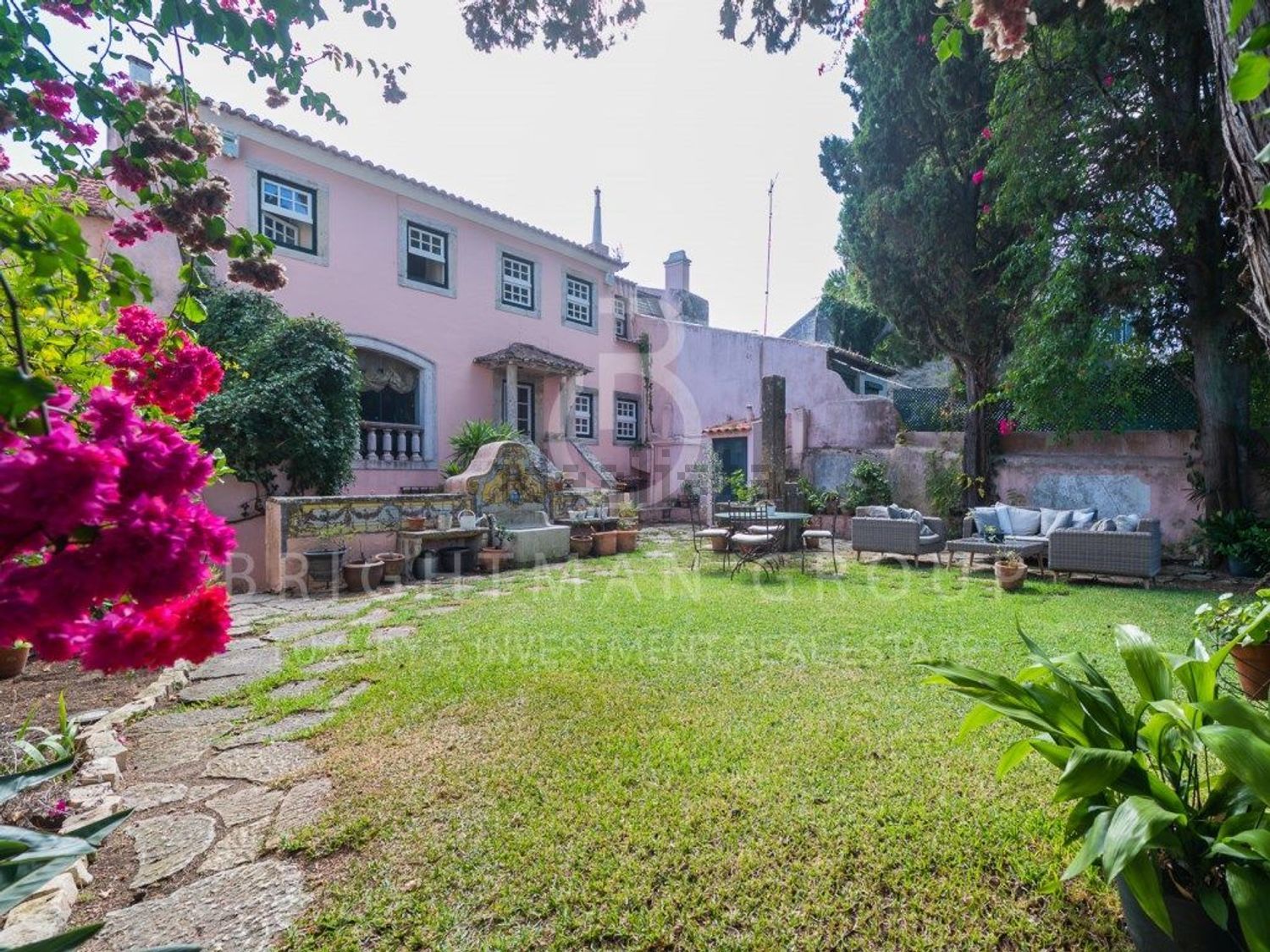 小楼房或独栋别墅出售在Carriche - Hospital das Forças Armadas - 花园