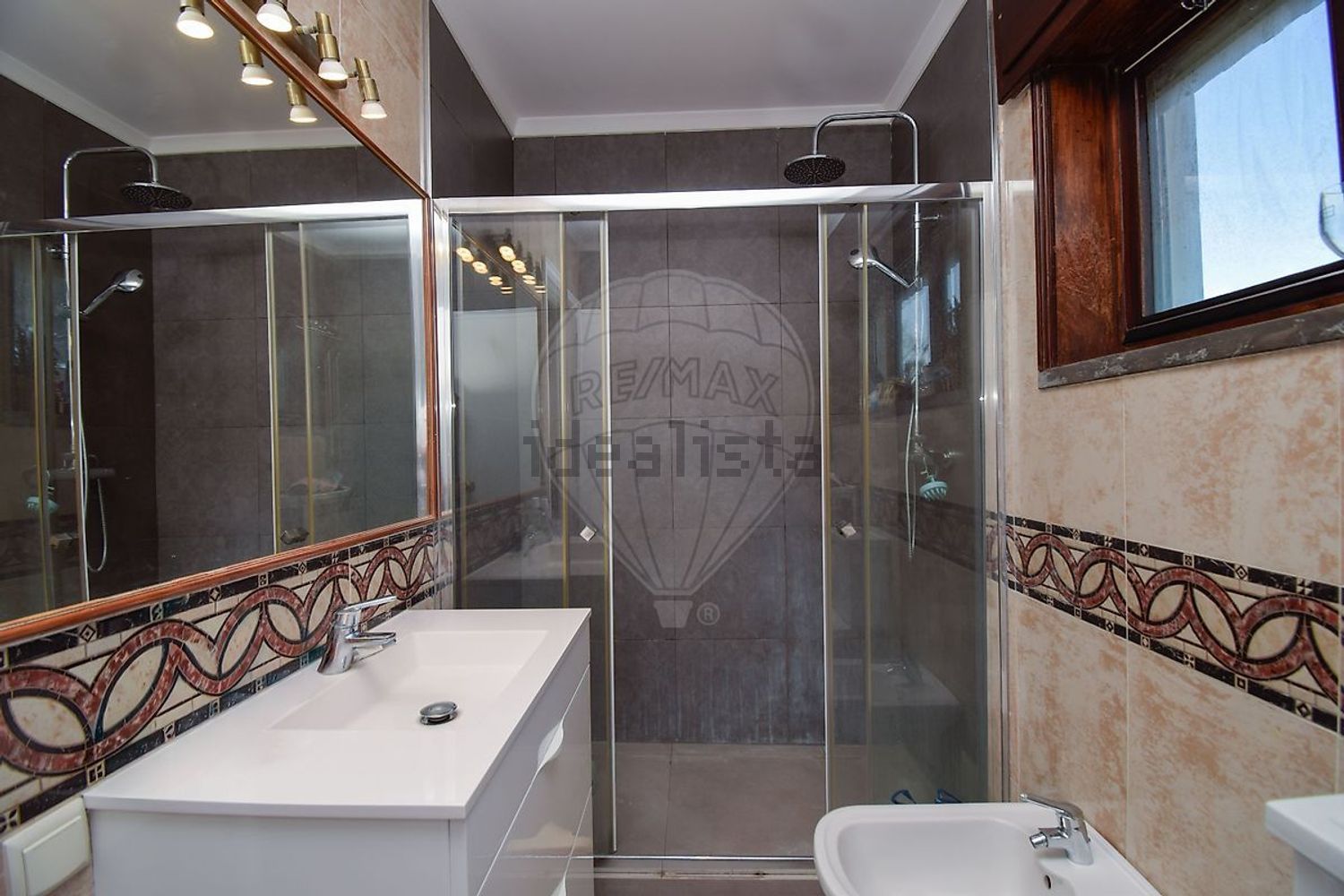 小楼房或独栋别墅出售在Rua da Quinta das Palmeiras - 卫生间