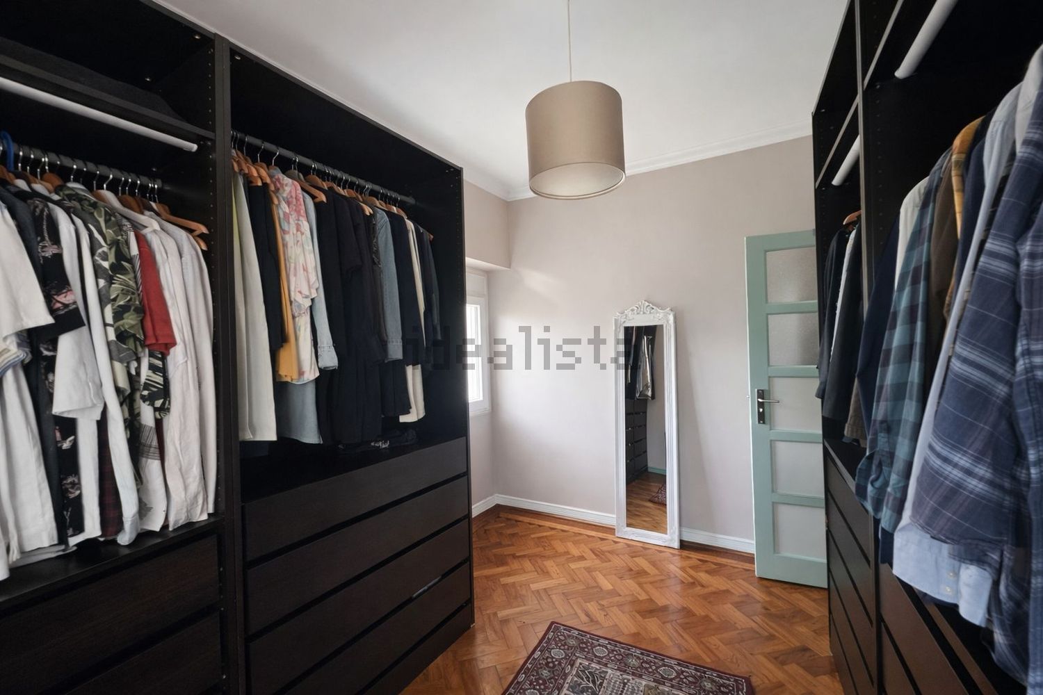 小楼房或独栋别墅出售在Estrada Nacional 10 - 试衣间