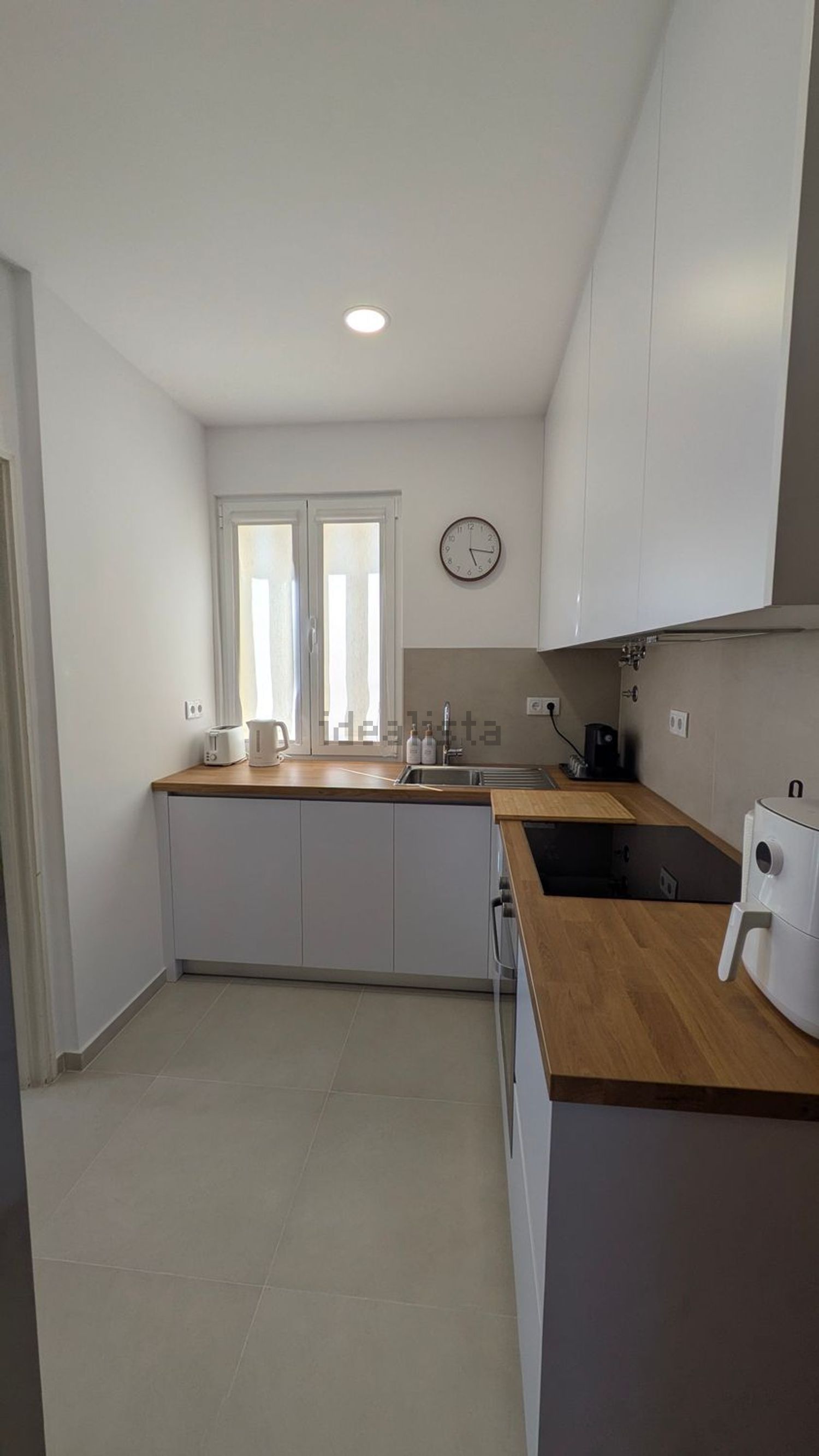 出租房间在Avenida Conde de Oeiras, 12 - 厨房