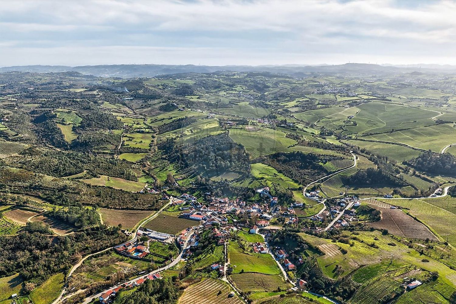 小楼房或独栋别墅出售在Rua Estreita - 视线