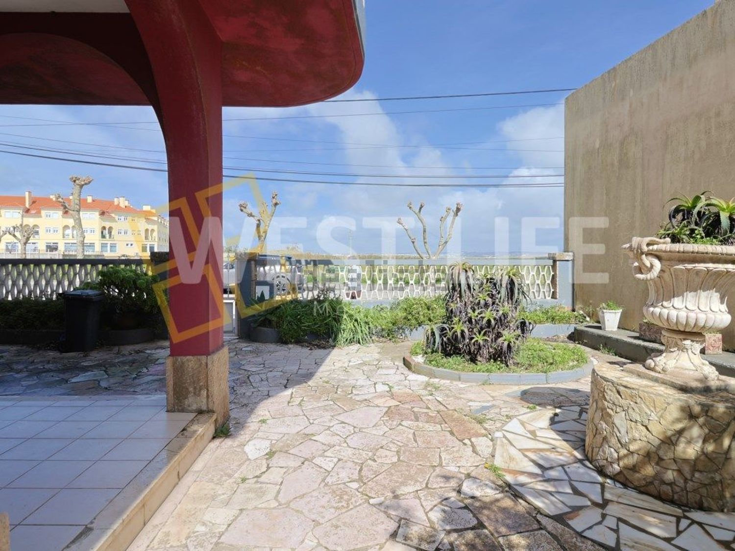 小楼房或独栋别墅出售在São Pedro da Cadeira - 照片