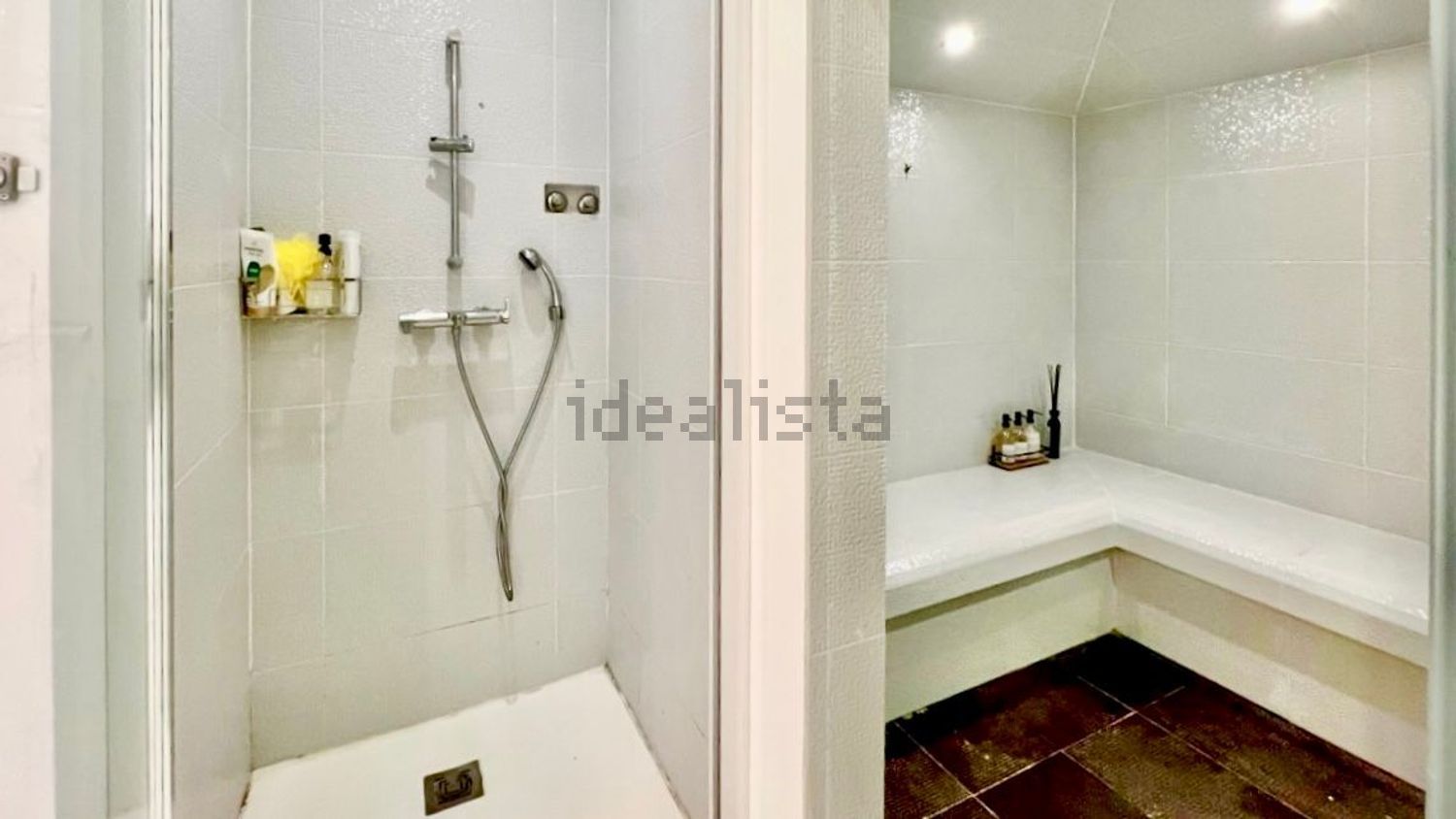 小楼房或独栋别墅出售在Rua Mato das Cruzadas - 卫生间