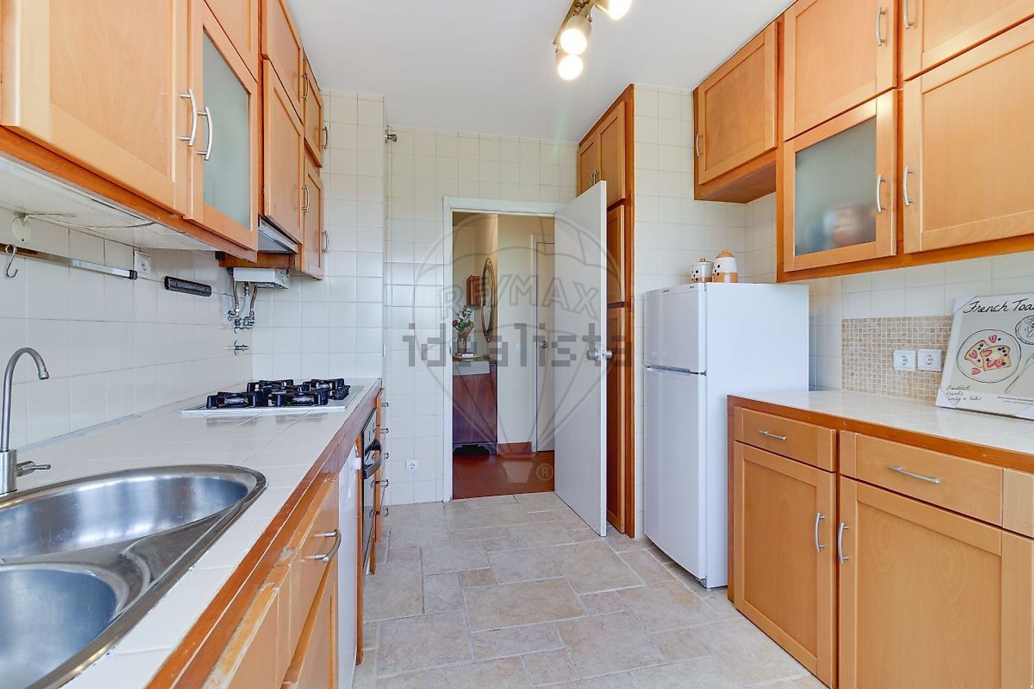 出租公寓 t2在Rua Maria Brown - 厨房