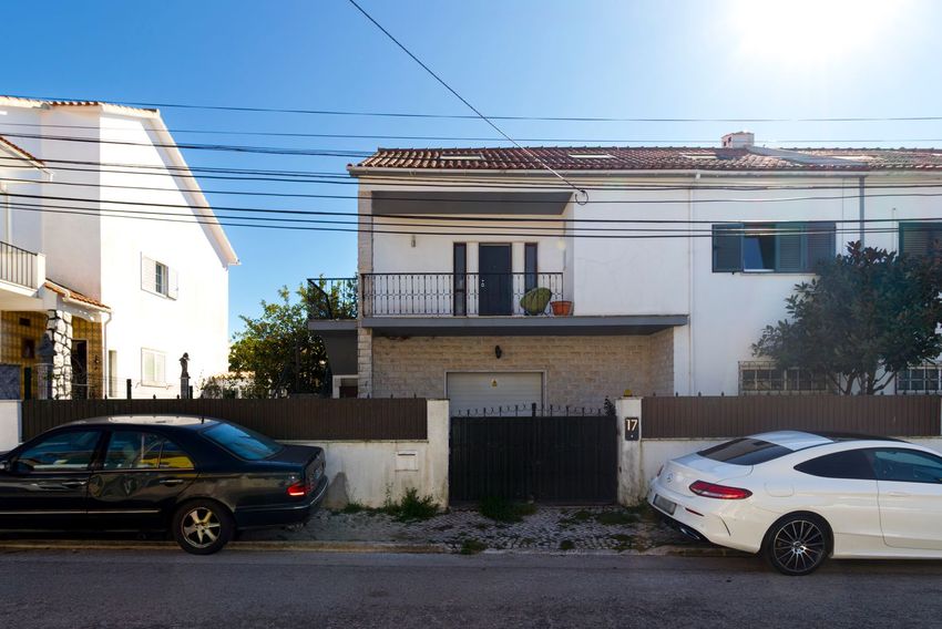 双拼别墅出售在Rua António Sérgio