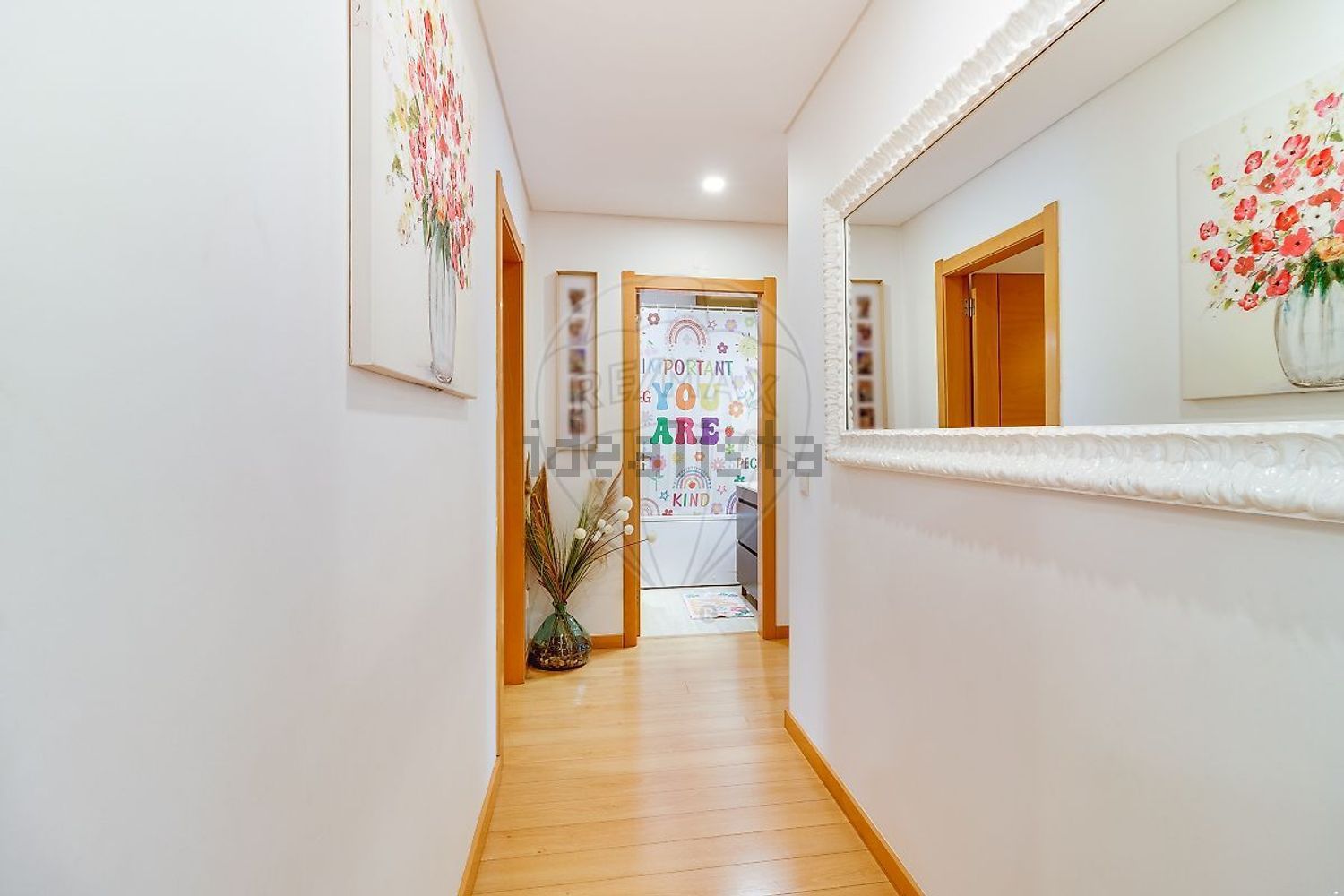 公寓 t2出售在Rua e C8 - 过道