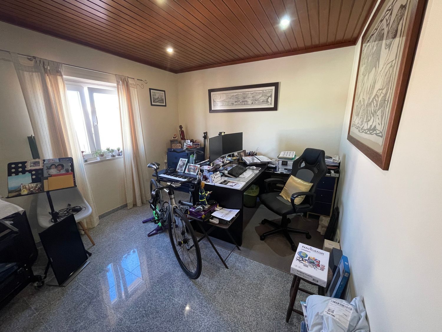 小楼房或独栋别墅出售在Praceta dos Campos, 13 Lote - 办公室