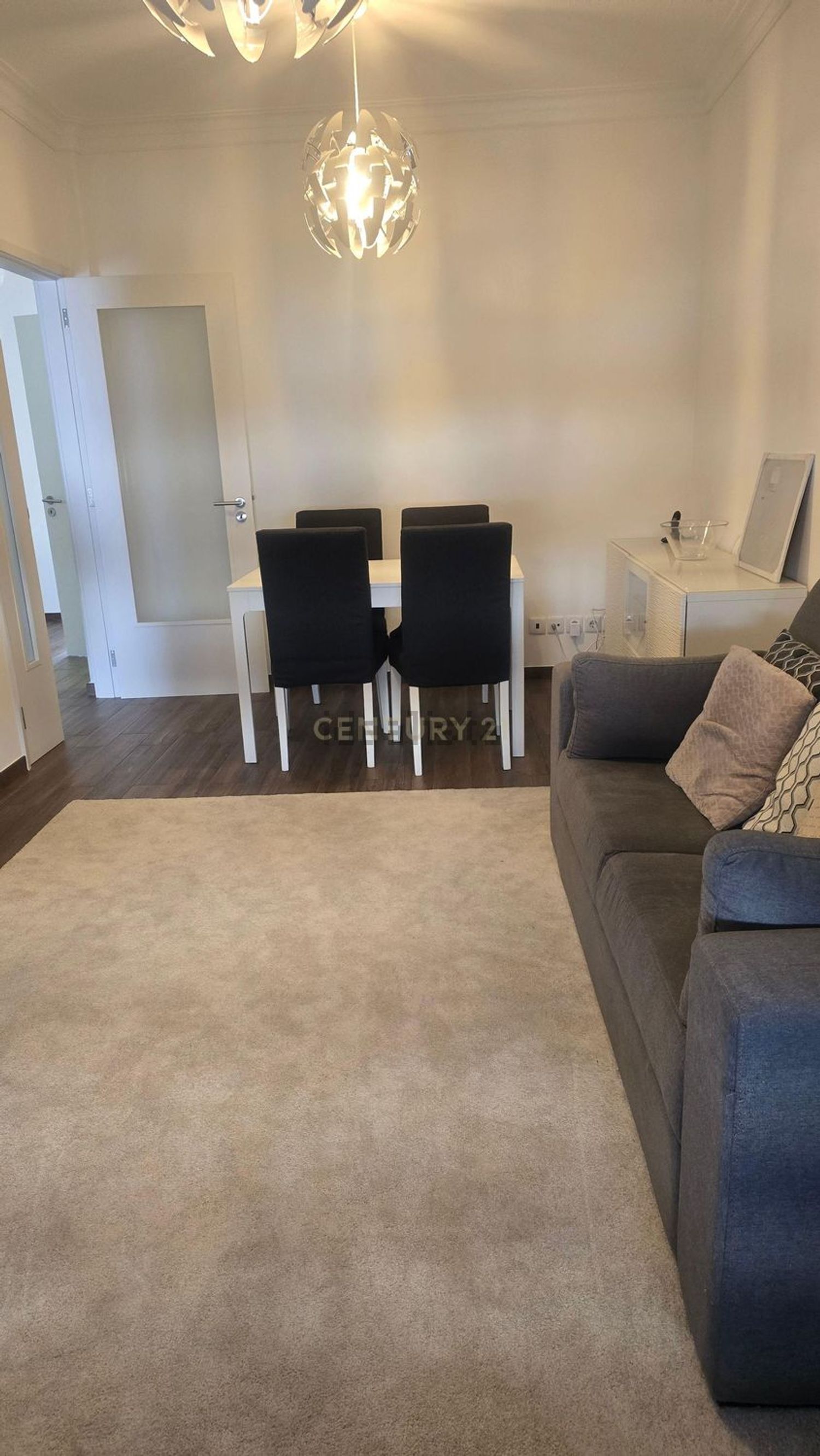 出租公寓 t2在Rua Padre Francisco Álvares, 15 - 客厅