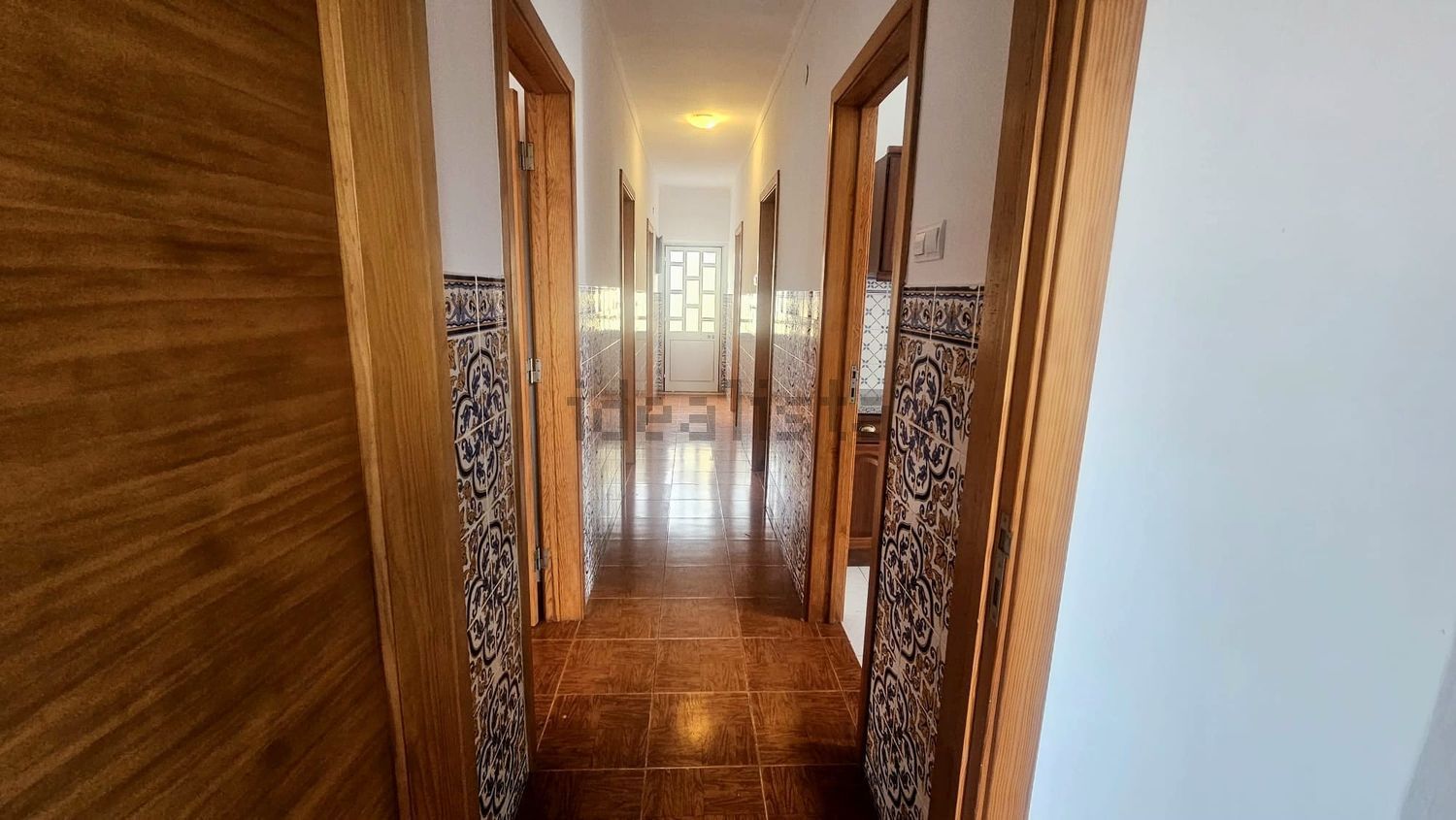 小楼房或独栋别墅出售在Rua da Cerca - 过道