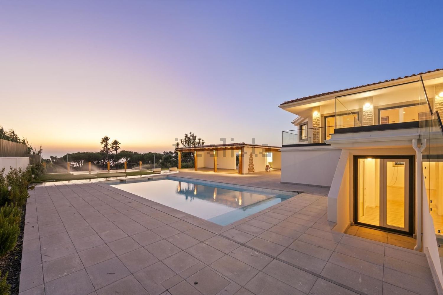 小楼房或独栋别墅出售在Beco do Algarvio - 游泳池