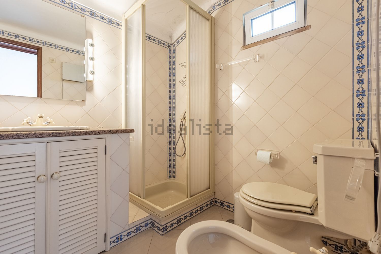 小楼房或独栋别墅出售Estr. da Serralheira de Baixo - 卫生间