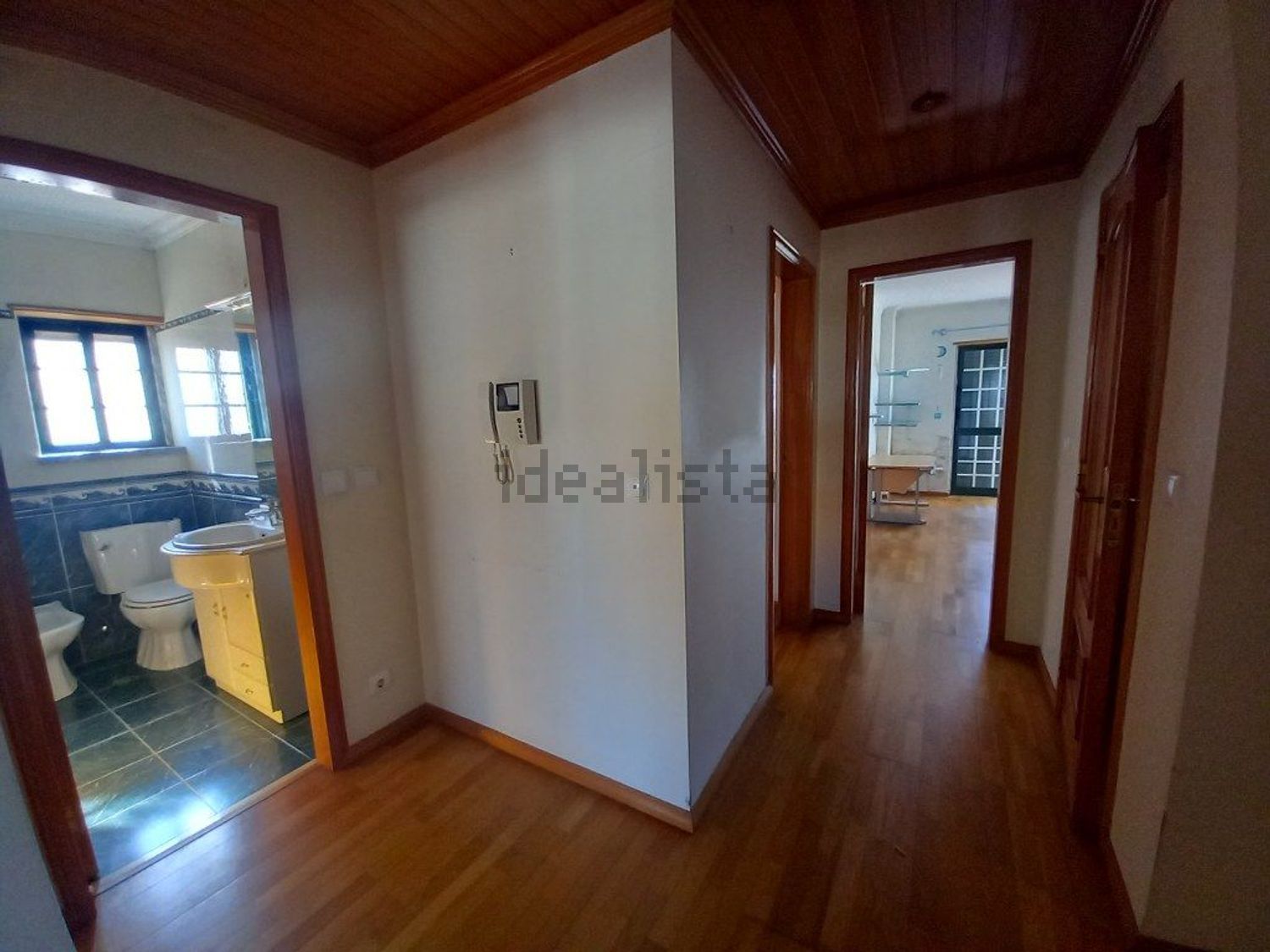 小楼房或独栋别墅出售在Rua do Cerrado das Tramagueiras - 过道