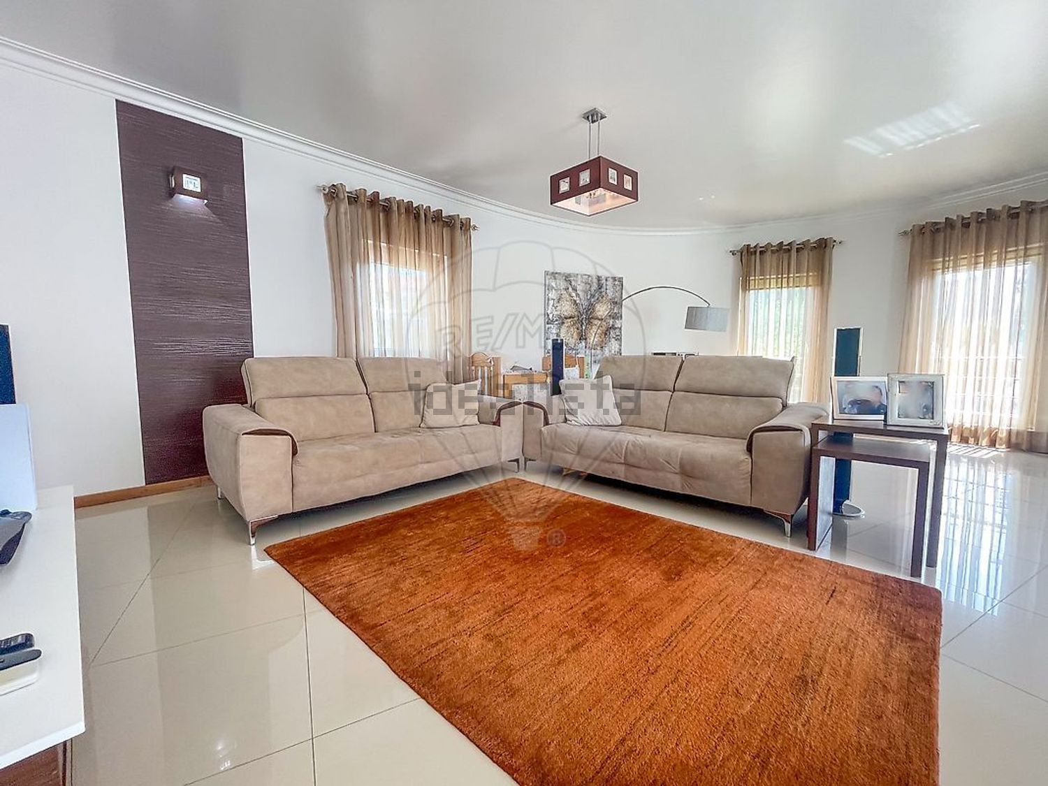 小楼房或独栋别墅出售在Rua Juncal - 客厅