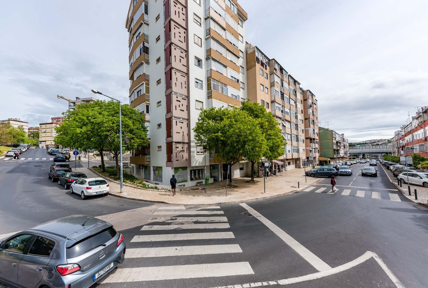 公寓 t2出售在Rua Almeida Garrett - 视线