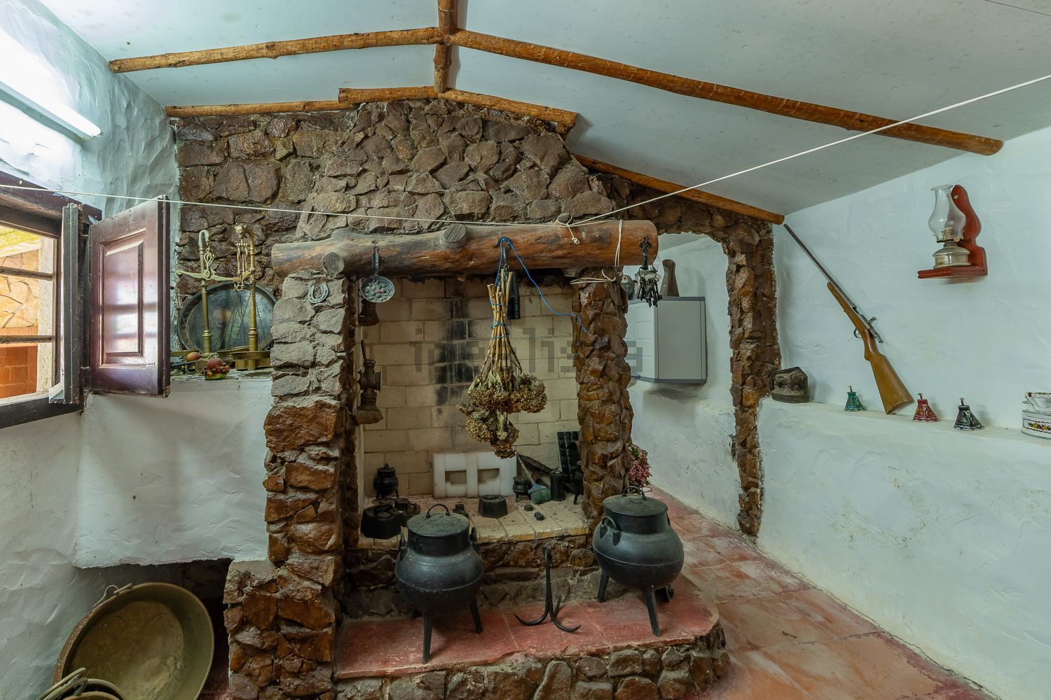 小楼房或独栋别墅出售在Rua Pintor Manuel da Silva - 详情