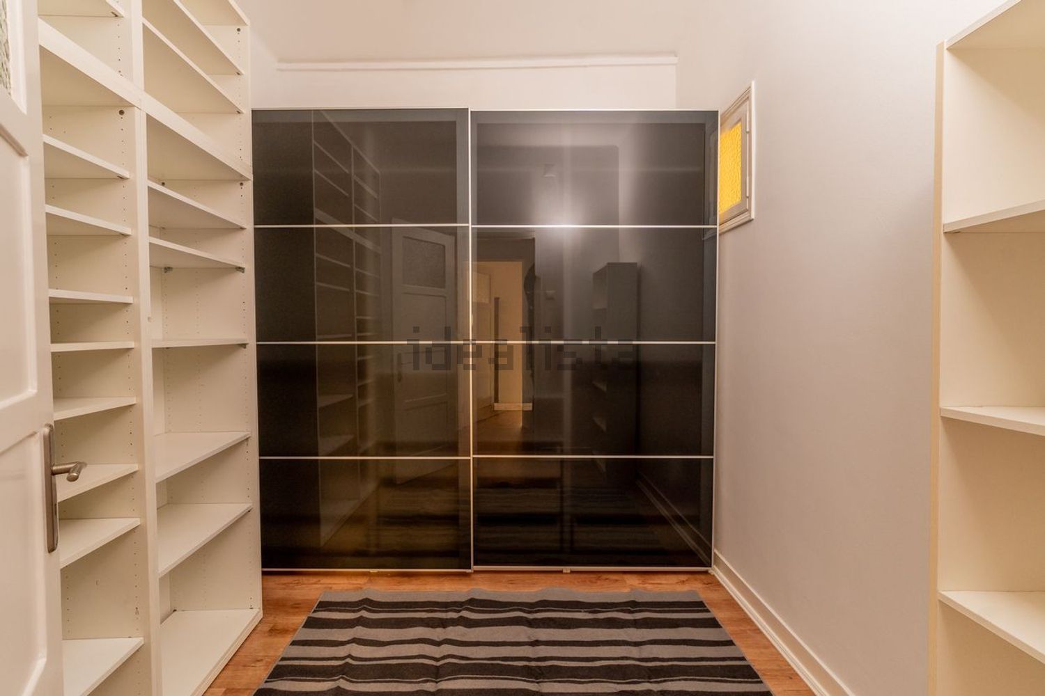 公寓 t4出售在Rua António Batalha Reis - 试衣间