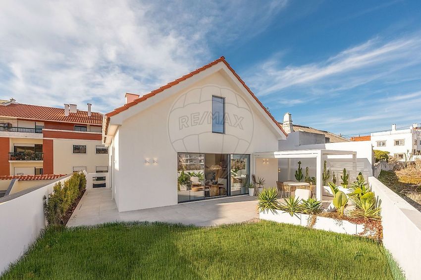 小楼房或独栋别墅出售在Rua Afonso Banheiro