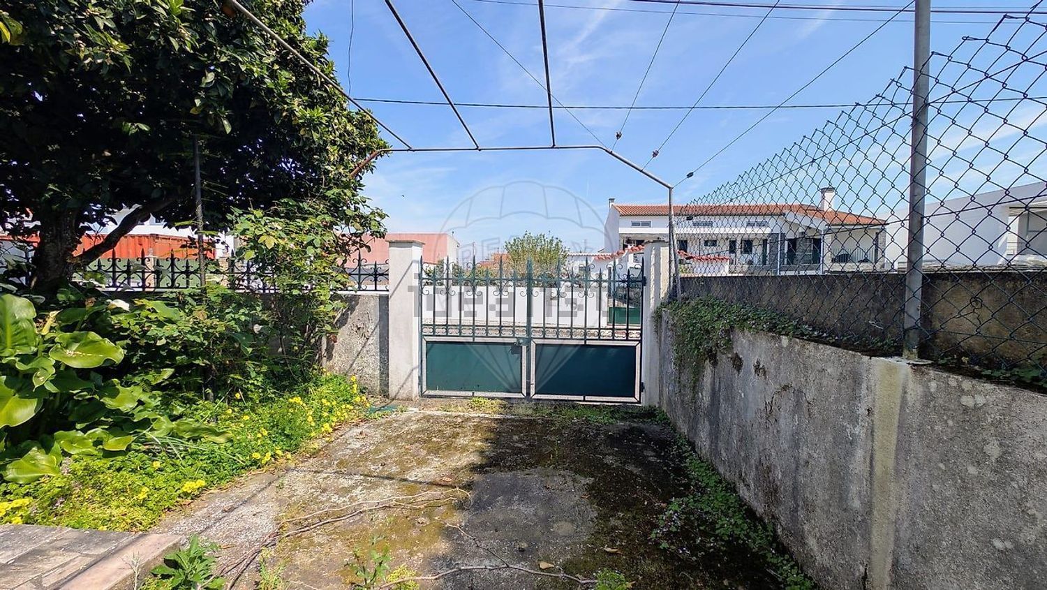 小楼房或独栋别墅出售在Rua 1º de Maio - 照片