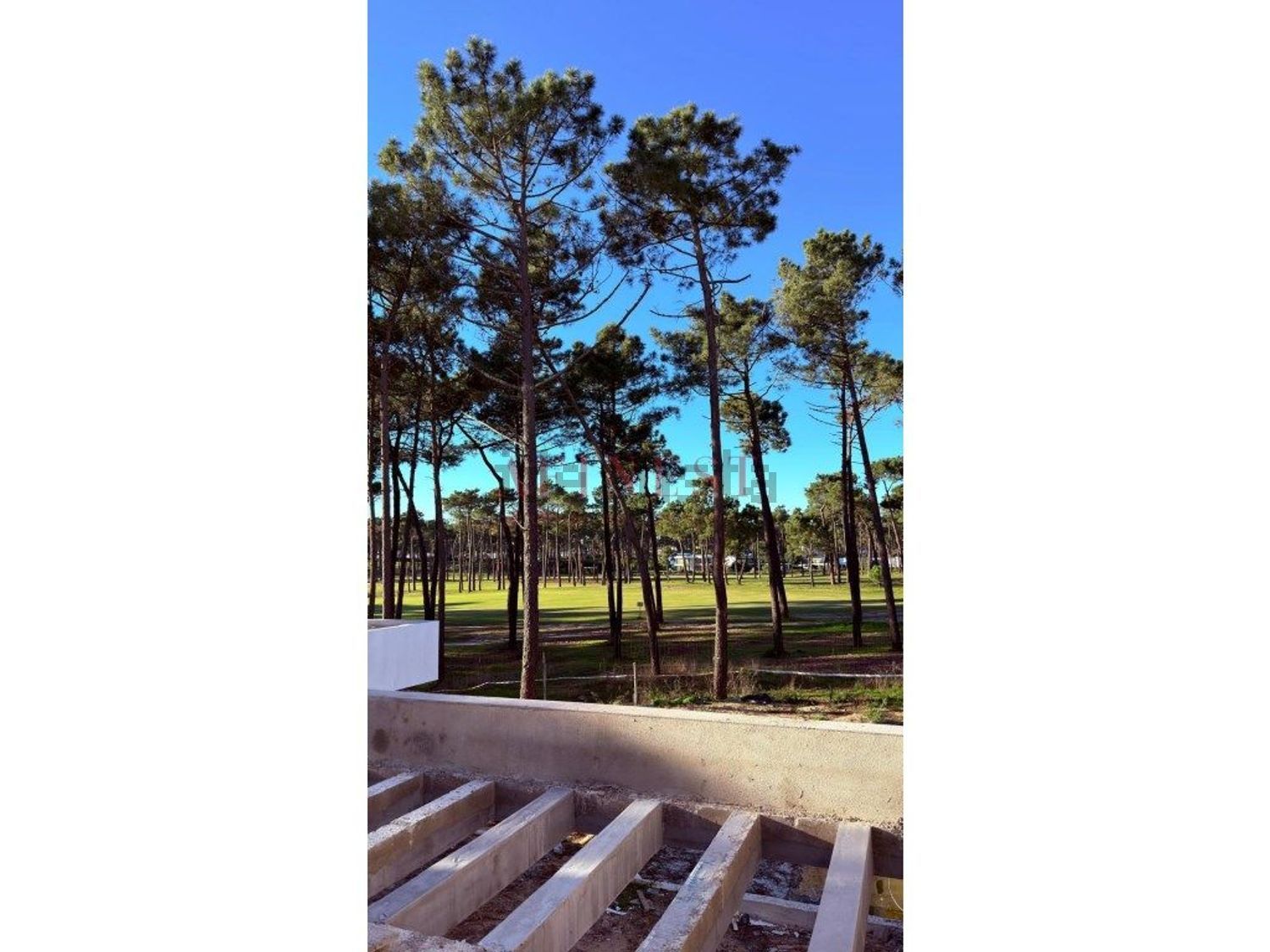 小楼房或独栋别墅出售在Rua do Tojo - 照片