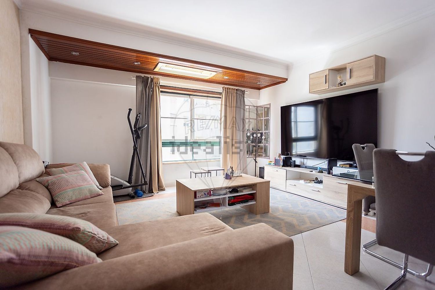 公寓 t2出售在Praceta Infante Dom Henriques - 客厅