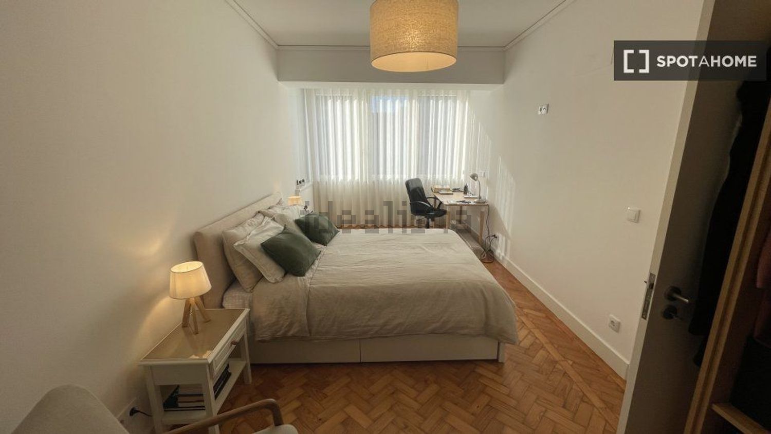 出租公寓 t1在Avenida General Roçadas - 卧室