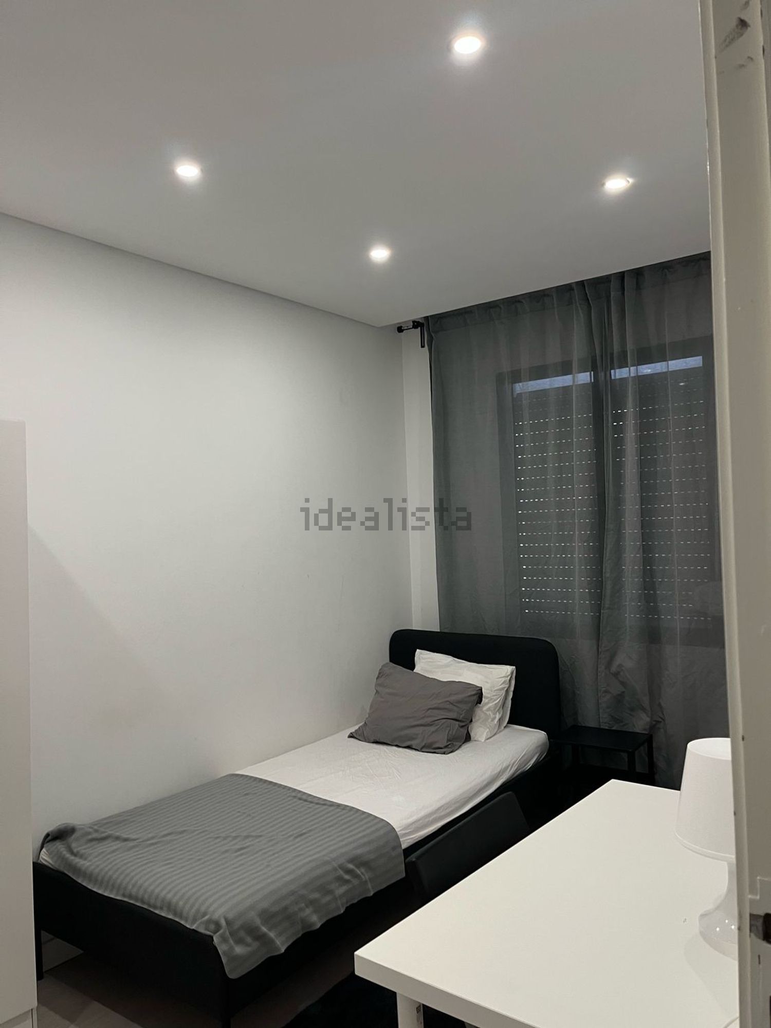 出租房间在Rua Simão da Veiga, 8 - 卧室