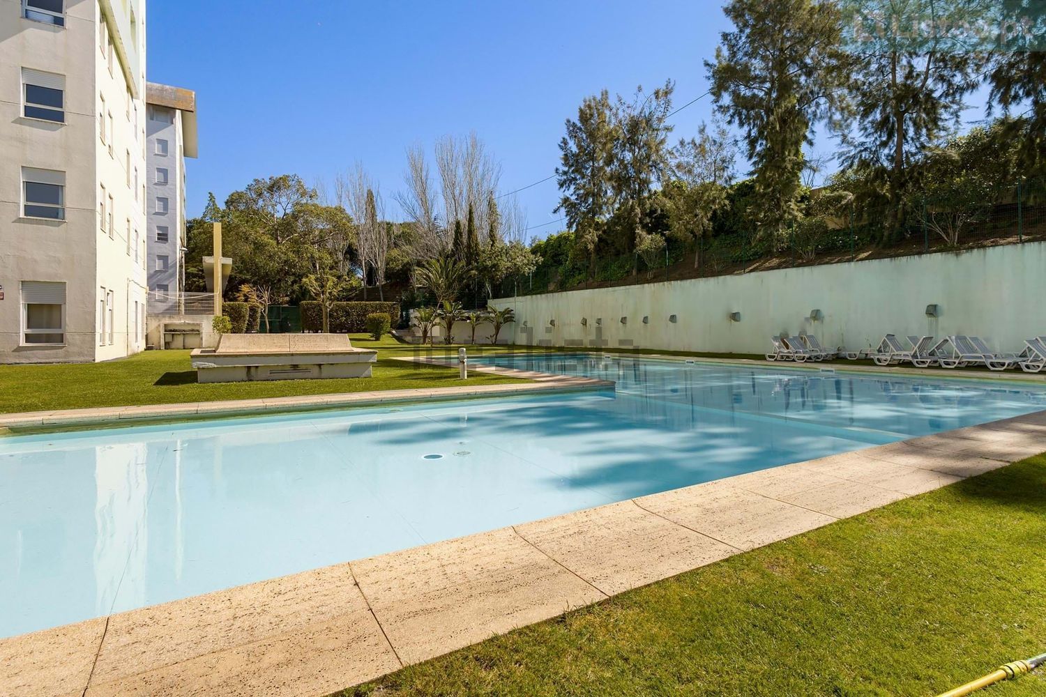 公寓 t3出售在Rua Álvaro Benamor - 游泳池