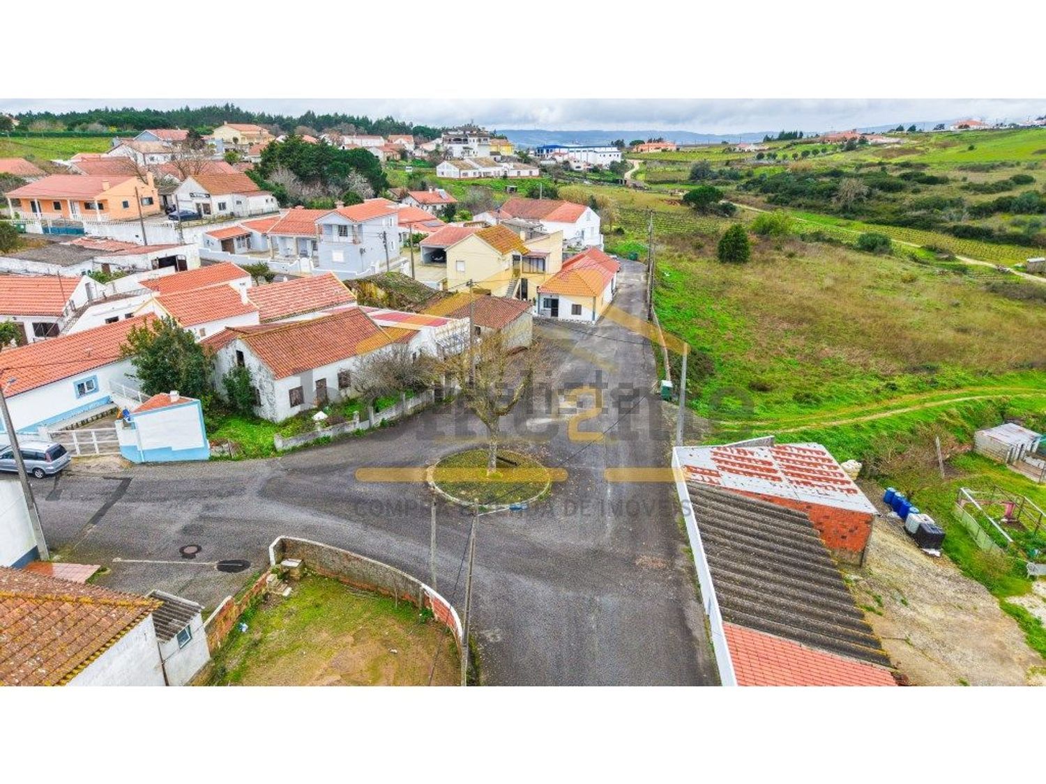 小楼房或独栋别墅出售在São Quintino - 照片