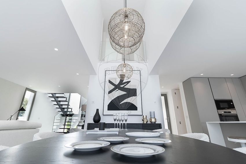 小楼房或独栋别墅出售在Travessa dos Benaventes