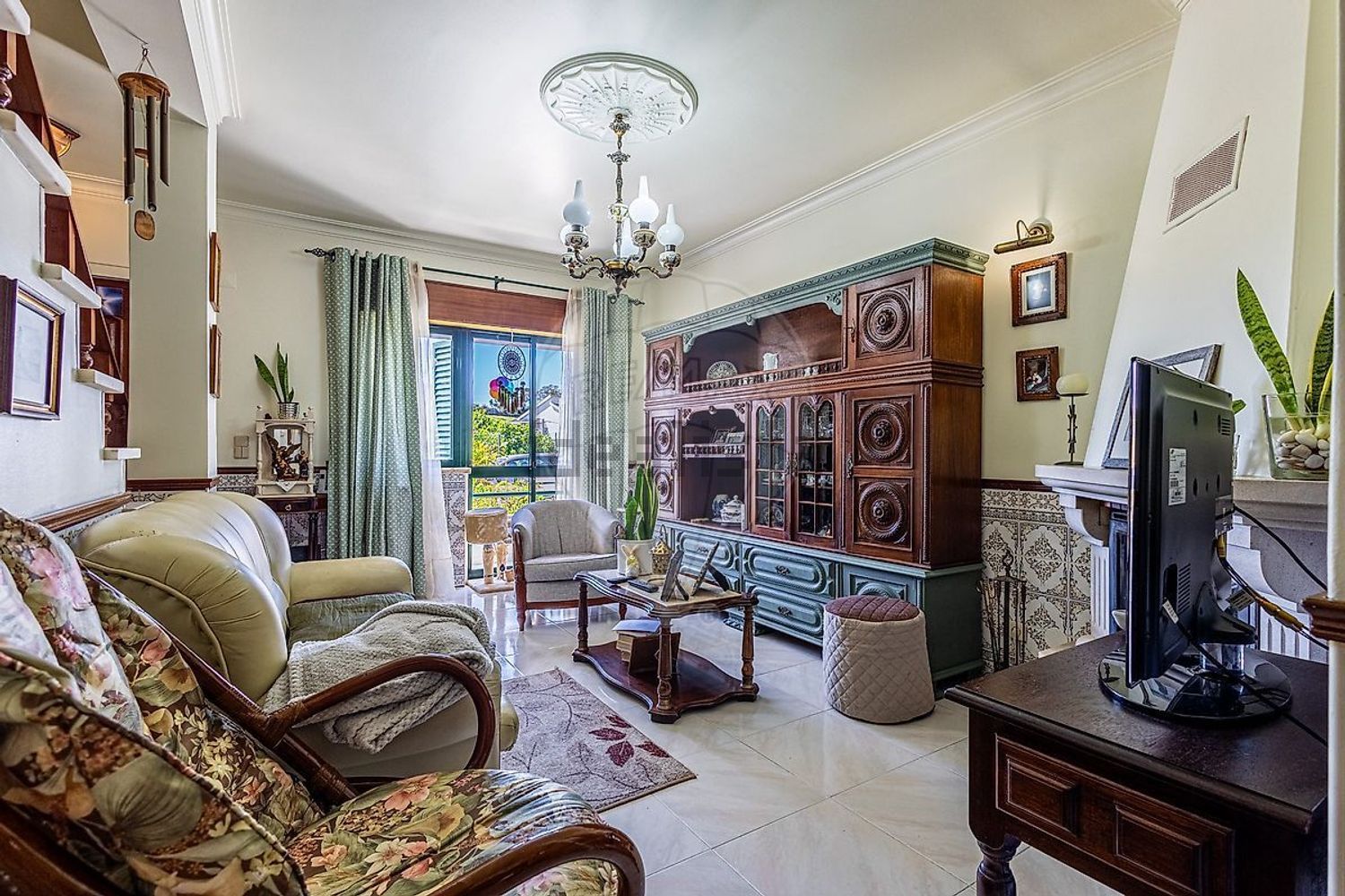 小楼房或独栋别墅出售在Estrada Sem Nome, 27 e 29 - 客厅