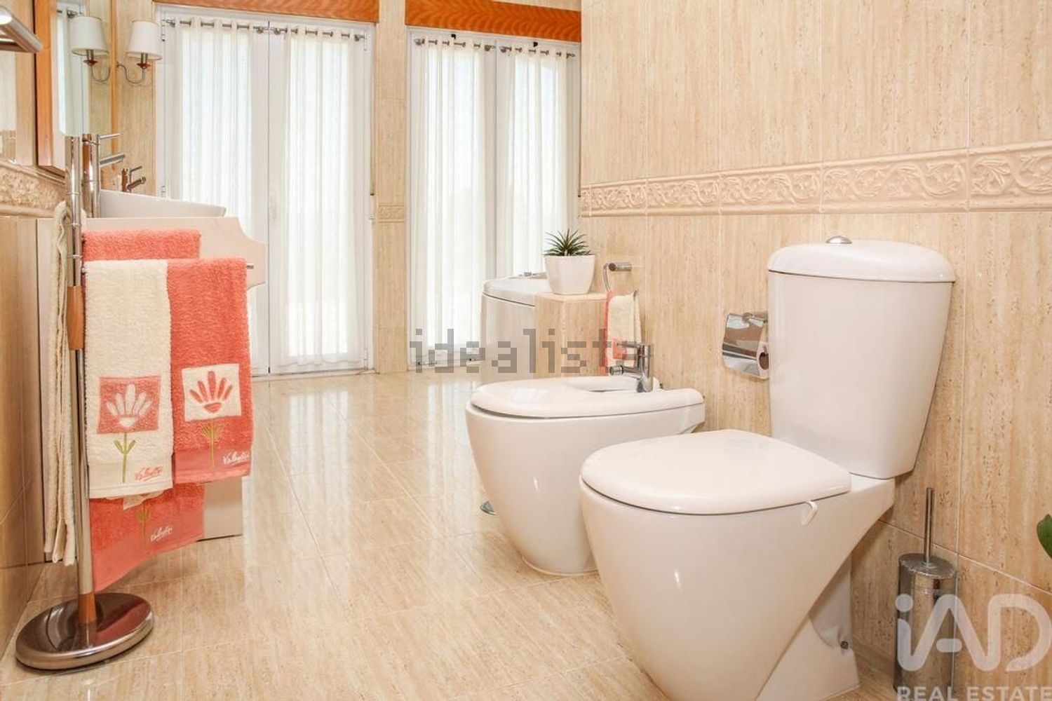 小楼房或独栋别墅出售在Encarnação - 卫生间