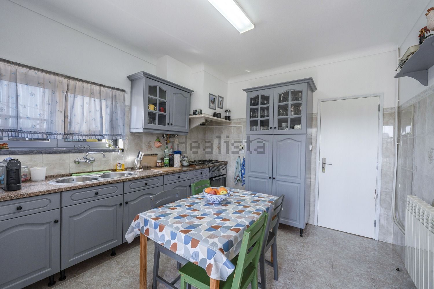 小楼房或独栋别墅出售2640-730 - 厨房