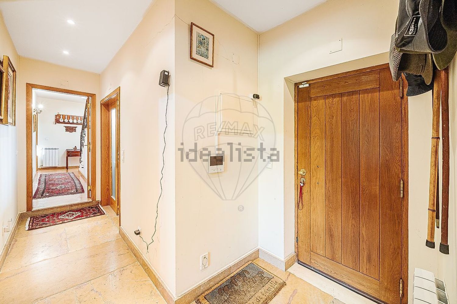 小楼房或独栋别墅出售在Rua das Macieiras - 过道